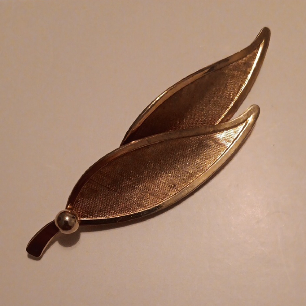 Vintage Gold Tone Double Leaf Brooch
